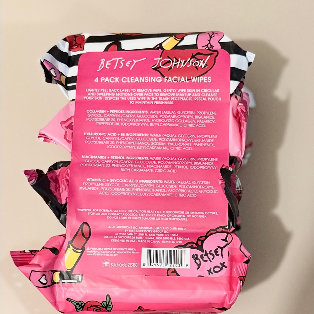 Betsey Johnson Pink & Black Striped Collagen + Peptides Facial Wipes - Picture 3 of 3